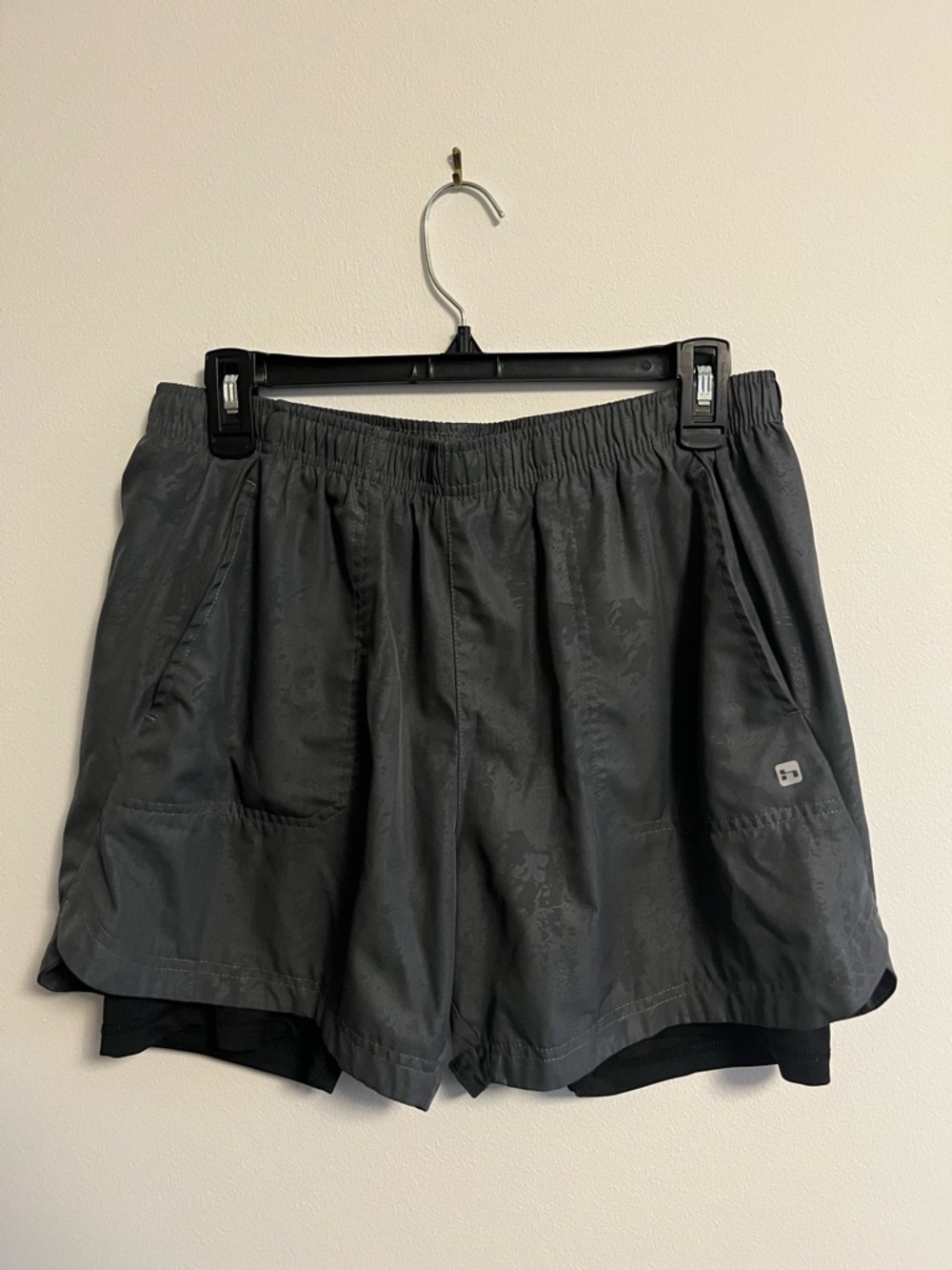 Hind Athletic Gray Layered Running Shorts with Abstract Pattern